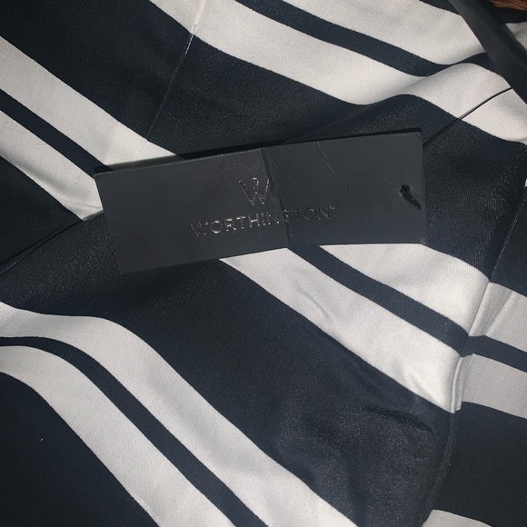 Black and white skirt - Picture 3 of 4